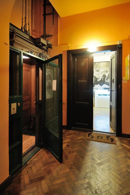 Hollywood Hostel Kraków Eksteriør billede